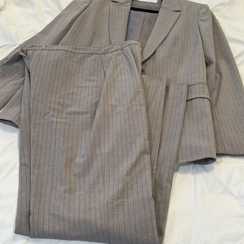 Tahari Grey Stripe Suit - Picture 5 of 9